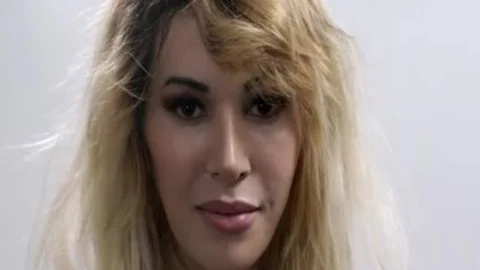 Ts Jessica Tries sucking fellows penis