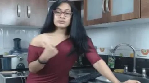 Nerdy shelady Flashing large penis And booty
