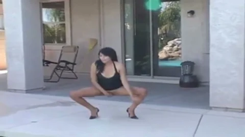 Thellos sexy sleazytie Fists herself