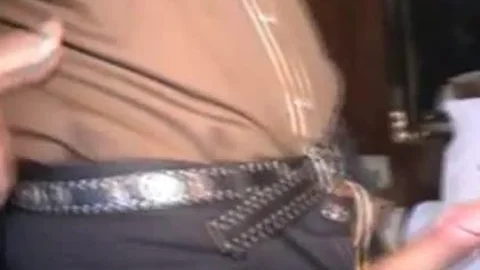 Thai Ladyfellow Parades For Sex 1