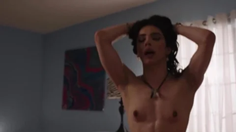 Trans Sensual: Caucasian stepmom Franco Styles expose natural tits