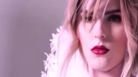 Ella Hollywood poked
