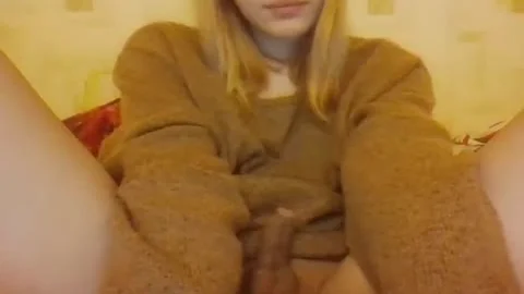 tight Trap Flashes penis And mambos