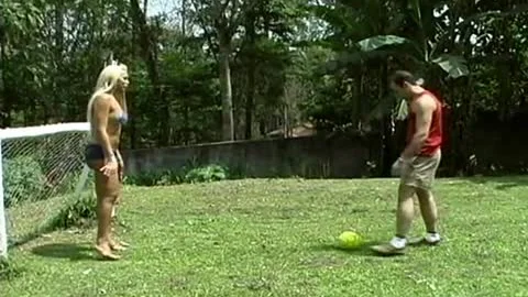 Macho bonks blond tranny