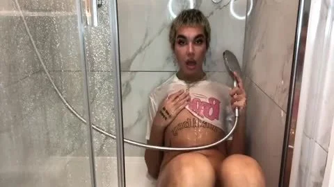 giant thighs, shaggy 10-Pounder Femboy Showers