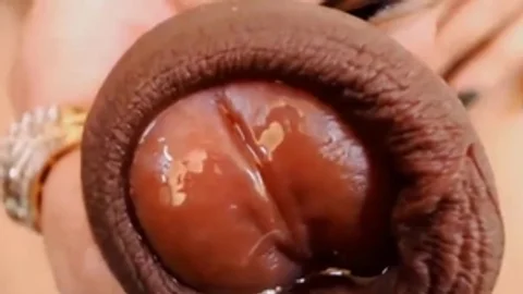 Succulent ladyboy Stimulates Herself With sex tool
