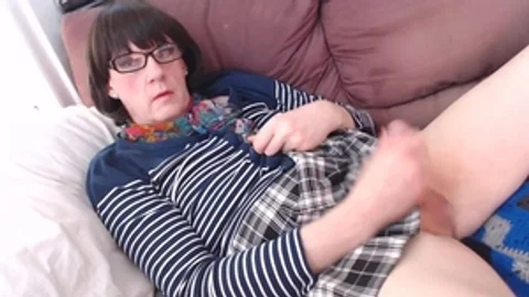 Geeky cheeky Homely beauty