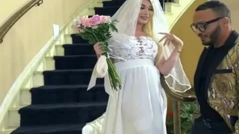 recent Bride receives A oral-job From Hubby